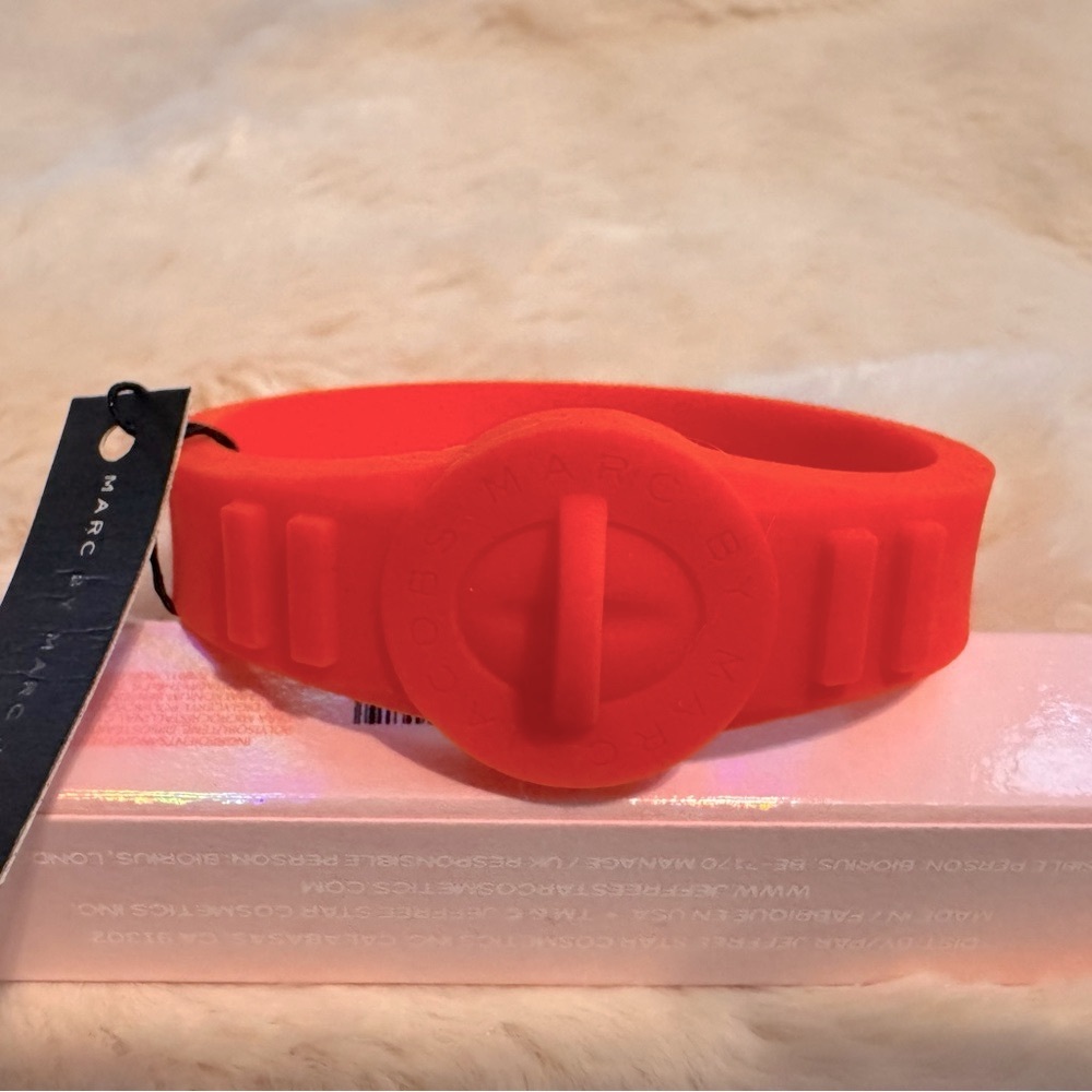 Marc by Marc Jacobs Bold Orange Silicone Wristband New with tag